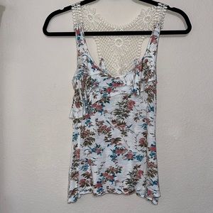 Floral Lacey sleeveless tank top